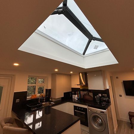 Newly Build 2Br Property With Free Parking High Wycombe Exterior photo