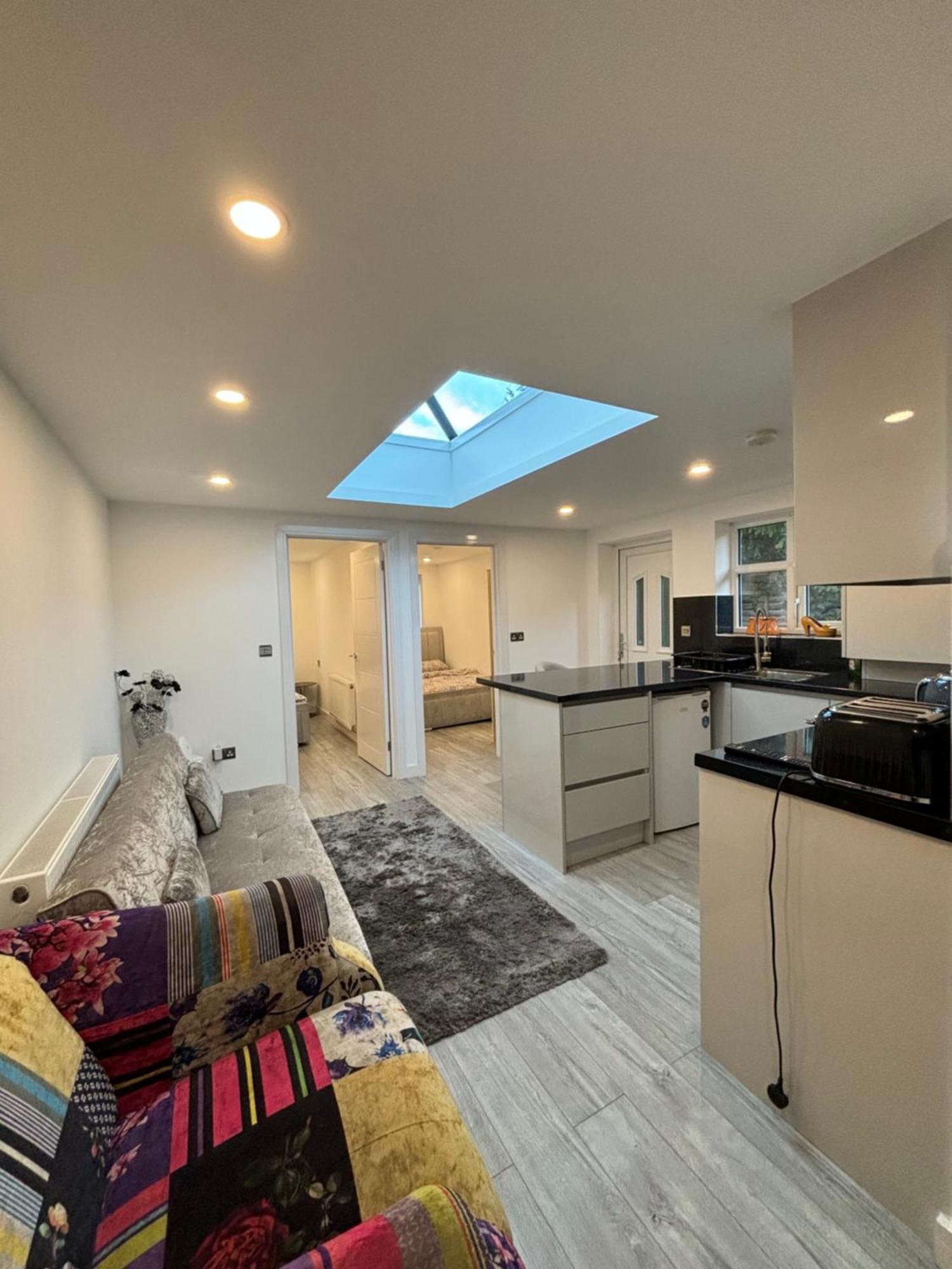 Newly Build 2Br Property With Free Parking High Wycombe Exterior photo