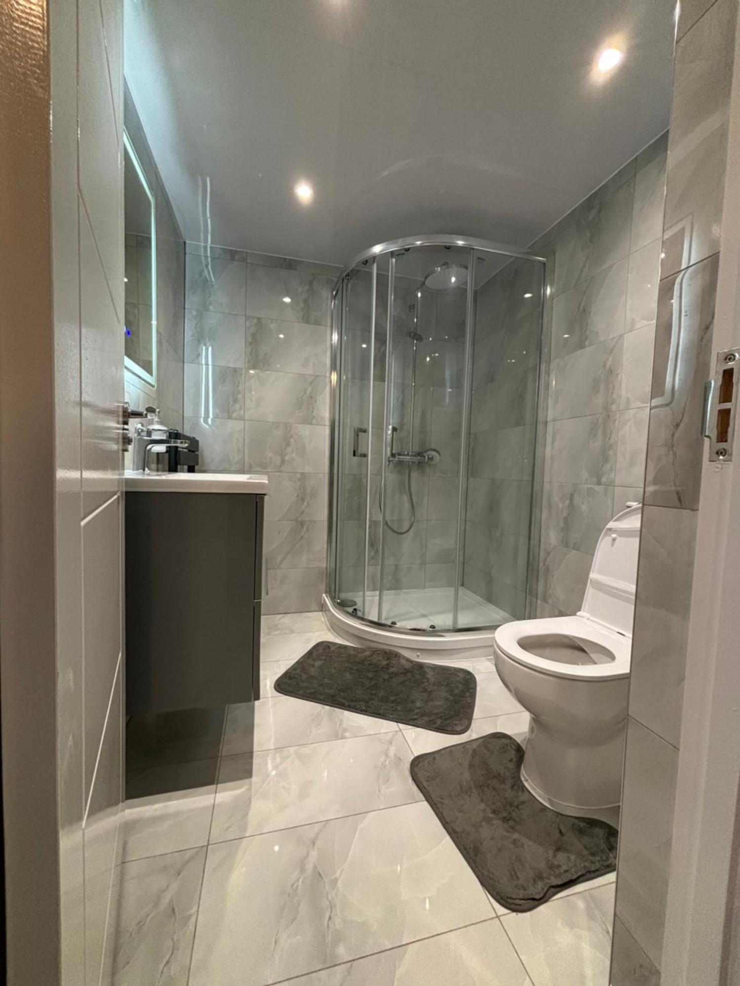 Newly Build 2Br Property With Free Parking High Wycombe Exterior photo